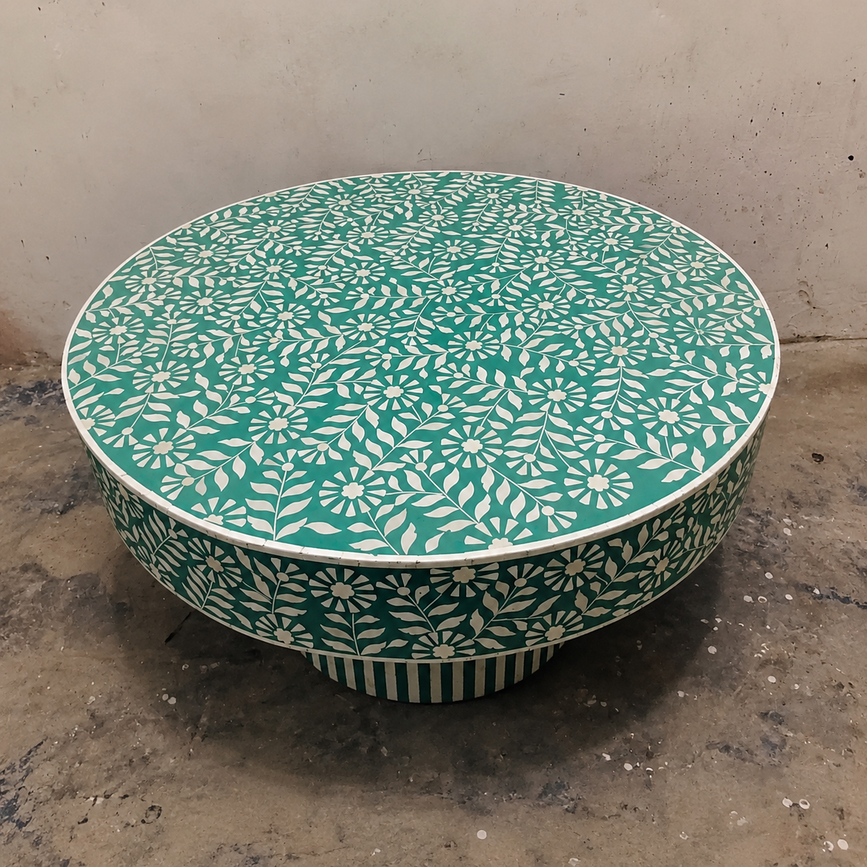 Handcrafted Big Floral Bone Inlay Round Coffee Table | Luxury Indian Artisan Coffee Table