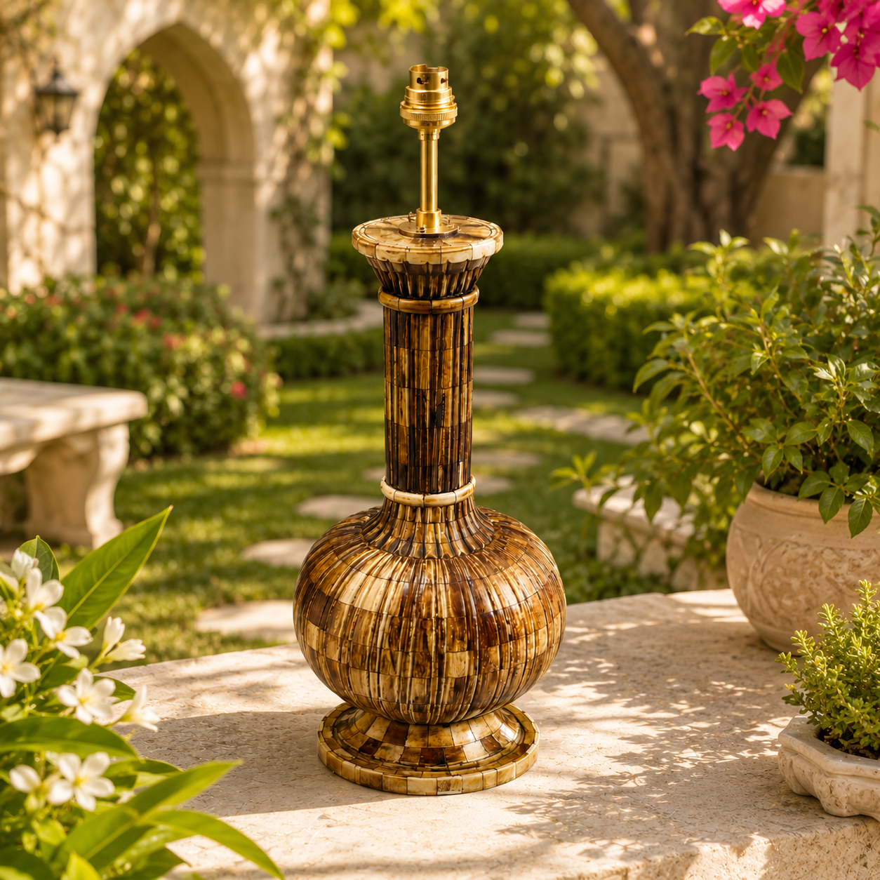 Luxury White Bone Inlay Carving Table Lamp