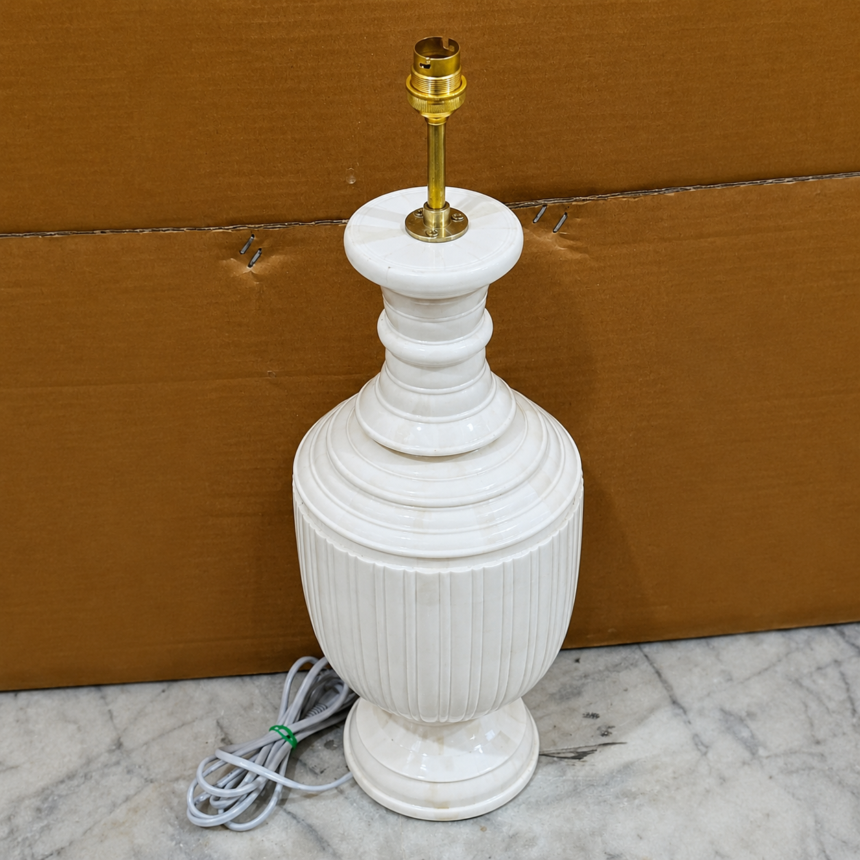 Luxury White Bone Inlay Carving Table Lamp